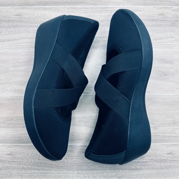 Crocs Busy Day Black Strappy Wedge Sandals Casual Shoes 205306 | Size US 8 - Picture 4 of 9